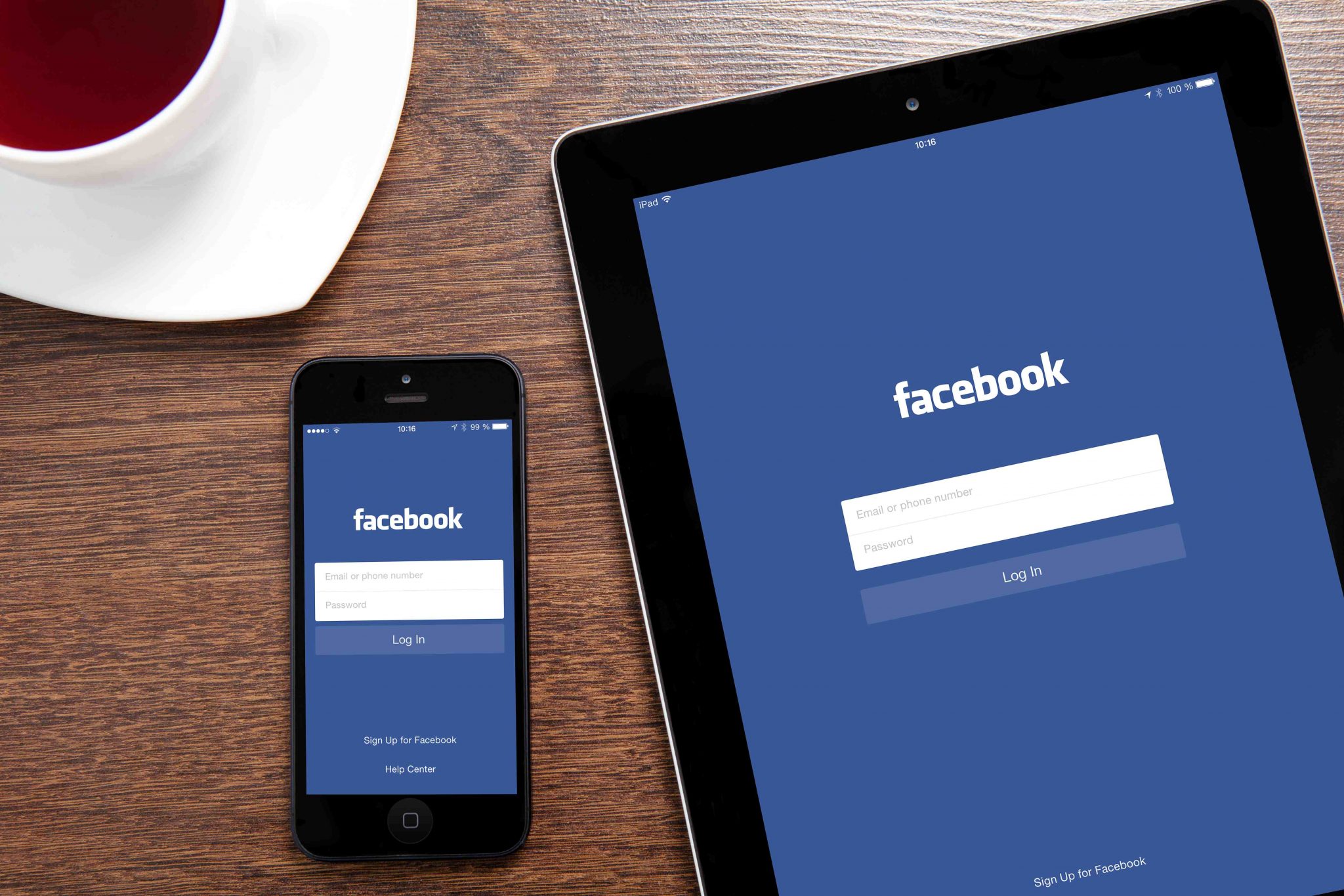 Facebook не обещает бесплатное пользование